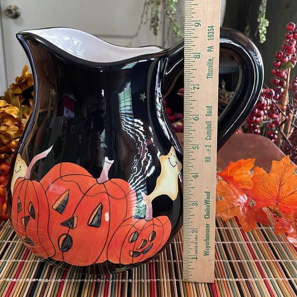 Fun Halloween Decor Pitcher With 3 Jack ‘o Lanterns and 2 Ghosts - Picture 5 of 12